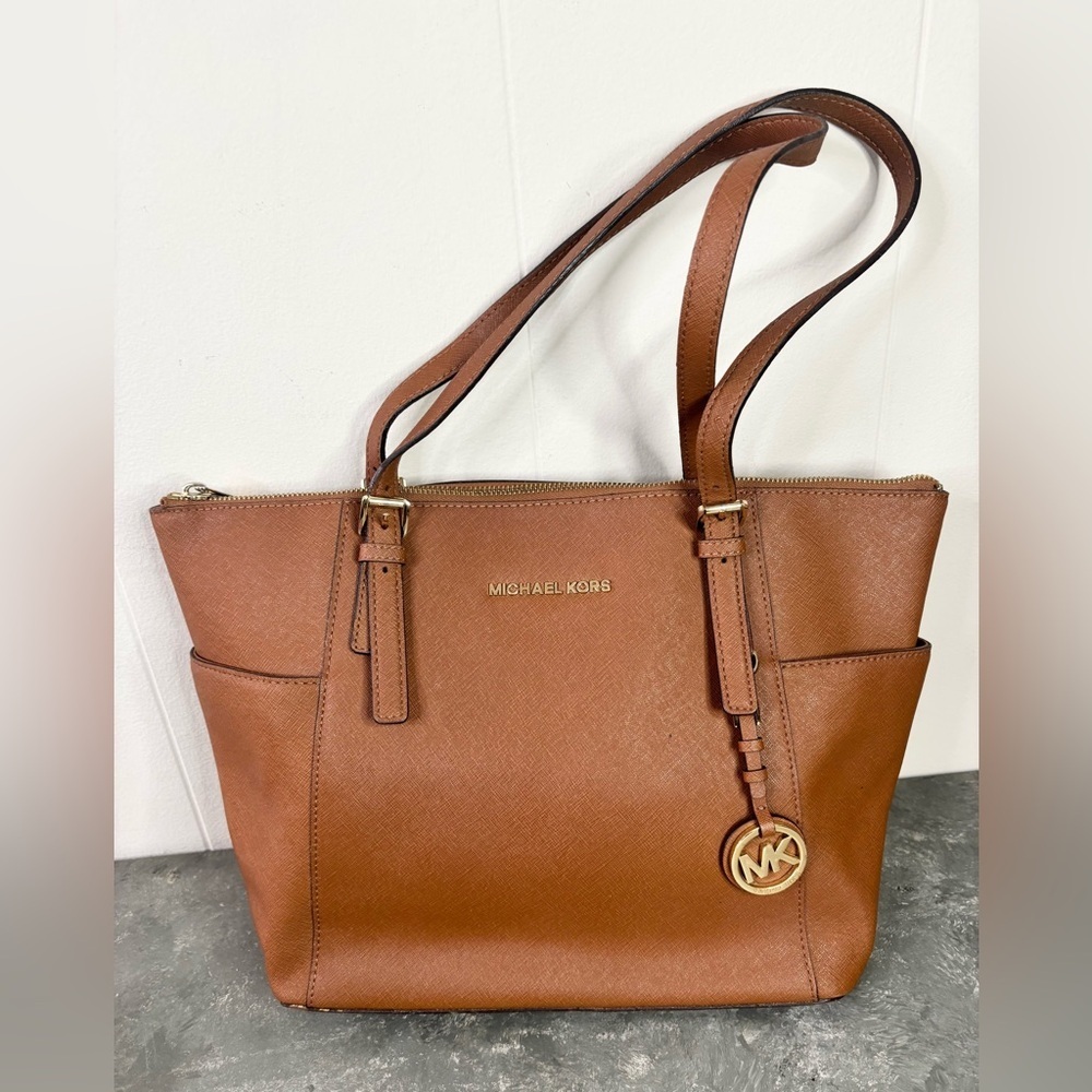 Michael Kors brown Saffiano leather Jet Set Top-Zip Tote bag - Picture 2 of 16